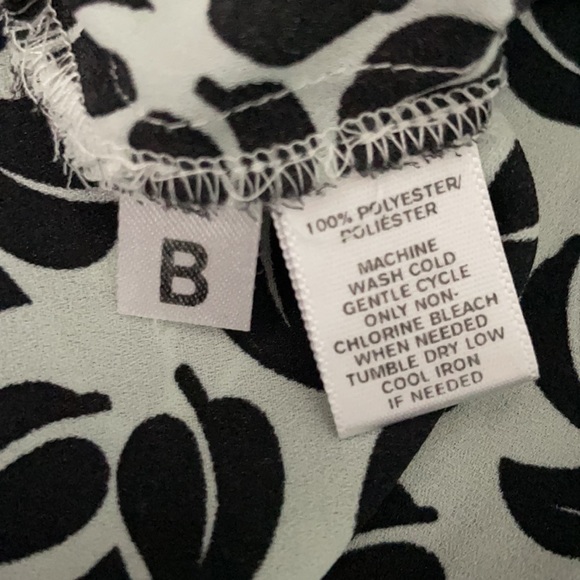 Ann Taylor LOFT Leaf Print Business Top - Picture 7 of 7